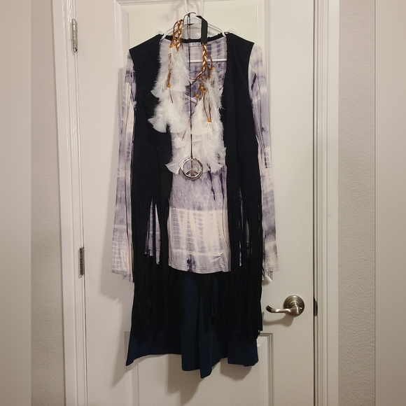 Halloween 1970s Hippee Costume - Picture 2 of 8